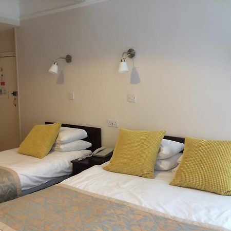 Crescent Hotel London Bagian luar foto