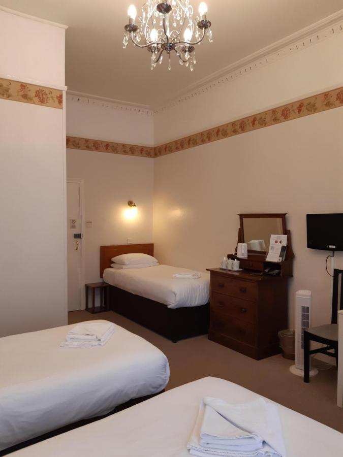Crescent Hotel London Bagian luar foto