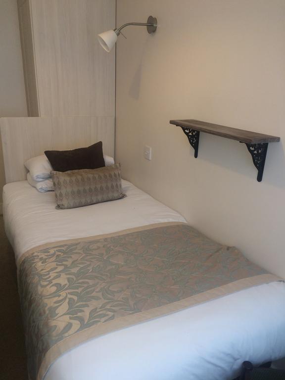 Crescent Hotel London Bagian luar foto
