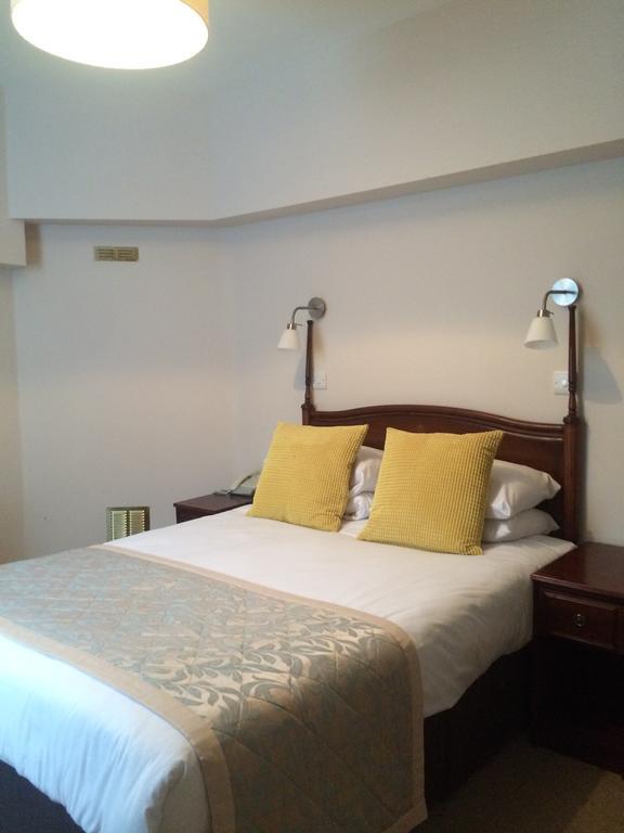 Crescent Hotel London Bagian luar foto