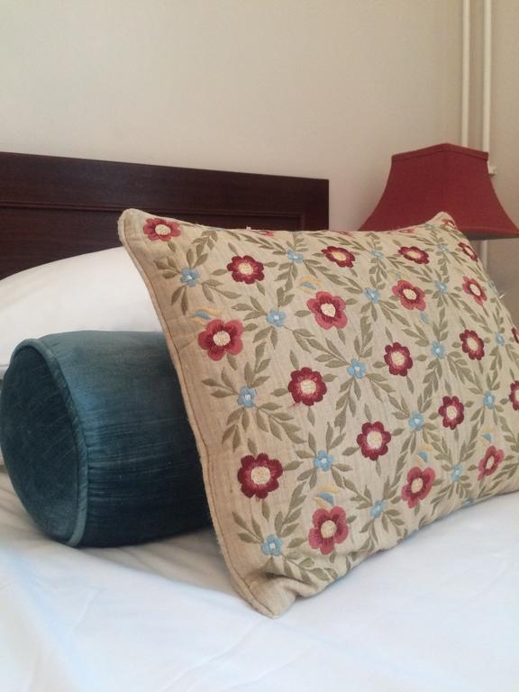 Crescent Hotel London Bagian luar foto