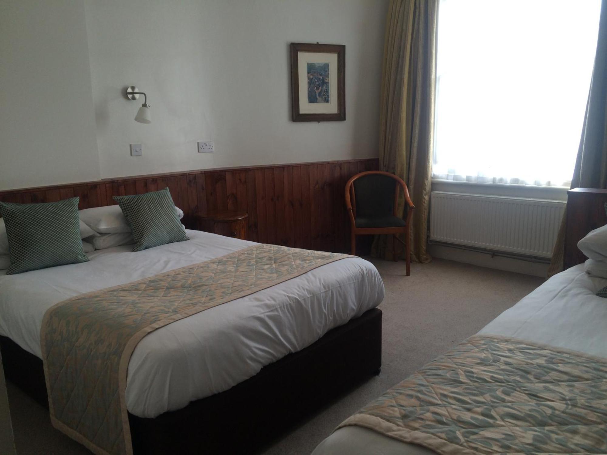 Crescent Hotel London Bagian luar foto